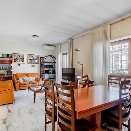 Ussani Con Terrazza Appartement *